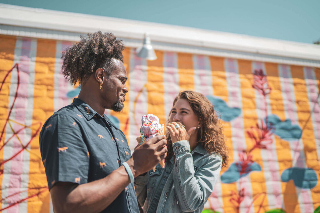 ice-cream-couple-1024x683