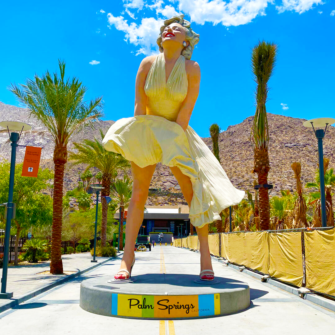 dog-palm-springs-marilyn-monroe